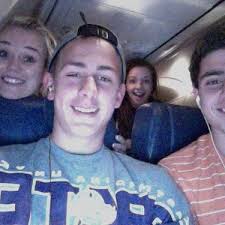 Addison Vail (@AddisonVail)