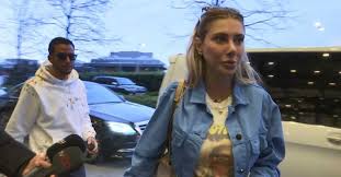 Şeyma subaşı, acun ilıcalı'nın sevgilisi olarak hayatımıza girdi. Seyma Subasi Ve Sevgilisi Istanbul Da Ilk Kez Goruntulendi