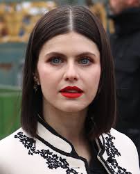 Alexandra Daddario my sister, the amazing actress we all know has one  verified account and handled by her management and she doesn't have any  official social media accounts. It's a real bummer,