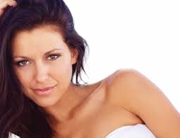 FACIAL RejuveNATION WITh Regen PRP IS FAST BeCOmINg The muST-hAve PROCeDuRe  IN mANY WOmeN'S BeAuTY RegIme. LIzzY WOOD RePORT