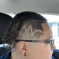 Lou's Barber Shop: Contact and Review