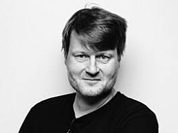 Esejista Jan Stern rád rýpe do spisovatelů, nejen ve své nové knize. Proč  je považuje za přeceňované?