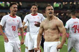 Nach ihren treffern gegen serbien formten die schweizer nationalspieler granit xhaka und xherdan shaqiri mit ihren händen den zweiköpfigen adler, der auf der. Wm 2018 Doppeladler Affare Die Verborgene Geschichte Hinter Dem Jubel