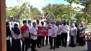 Seperti yang diketahui, untuk saat ini jaringan terkuat di indonesia adalah 4g. Klaim 95 Persen Di Kalsel Terjangkau 4g Telkomsel Menduga Blank Spot Di Banjar Hanya Jaringan Banjarmasin Post