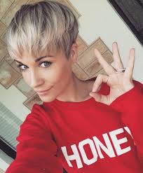 Womens short hairstyles 2021 will pleasantly delight the lovers of unpretentious hairstyles with their novelty and creativity. 10 Summer Hairstyle Ideas For Short Hair 2021 Women Short Haircut Chic Short Hair Short Hair Styles Pixie Haircut