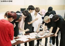 When the league of villains merged with the meta liberation army to become the paranormal liberation. Wanna One Umumkan Wannable Sebagai Nama Fandom Mereka Kumparan Com