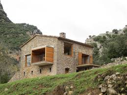 Una Spettacolare Casa Moderna Tra Le Montagne Homify Homify Rural House Architecture House Architecture