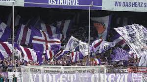 Zwar schwiegen die osnabrücker ultras in den ersten 45 minuten, gaben. Bemerkenswerter Aufruf Der Violet Crew Vfl Osnabruck Ultras Wollen Maximal Sein Wie Die Mannschaft
