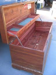 Vintage Cedar Lane Hope Chest I Have This Exact Chest From My Mom And Its In Mint Condition This Spring We Re Goin Hope Chest Chest Ideas Hope Chest Makeover
