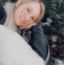 Lisa Munchkin (@LisaMarieTargaryen) • Facebook