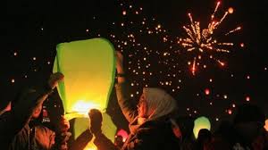 Selain sande, sore juga bisa menggunakan kata sanja (dibaca sanje, karena huruf a di belakang dibaca e) yang merupakan bahasa biasa/menengah. 25 Ucapan Selamat Hari Raya Waisak 2021 Dalam Bahasa Indonesia Dan Bahasa Inggris Tribun Bali
