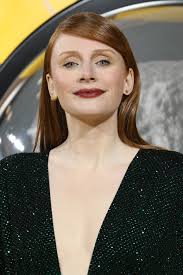 Bryce Dallas Howard says director of 2005 film 'insulted' her father and  threw water in her face