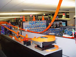 12 Magnificent Office Bay Decoration Ideas Office Cubicle Design Cubicle Design Cubicle Decor