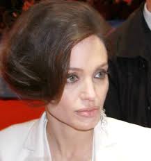 Angelina jolie feiert heute den 45igsten geburtstag. Angelina Jolie Steckbrief Promi Geburtstage De