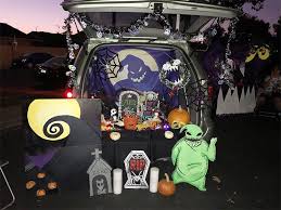 Table decorations ideas with hollywood themed centerpieces hollywood table decorations will look bland and boring if you don't use glitzy accessories. 101 Creative Halloween Trunk Or Treat Ideas From The Dating Divas