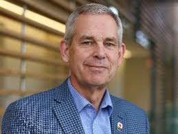 Queen's University responds to $600K lawsuit from controversial doctor  Matthew Strauss