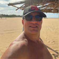 He's from Brazil 🎵🇧🇷 Ederson Moraes 💙