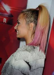 Demi Lovato Tries Pink Tip Trend And Dyes Her Hair Pink 3 Jpg 429 594 Hair Inspiration Color Demi Lovato Blonde Hair Demi Lovato Hair