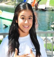 Jessica Dameron's Instagram, Twitter & Facebook