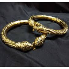 Muzik melayu tradisional merupakan salah satu media warisan yang digunakan dalam proses komunikasi tradisi di malaysia. Gelang Kaki Klasik Traditional Shopee Malaysia