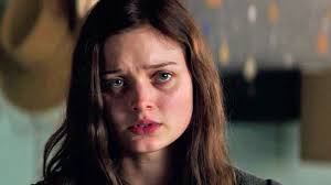 Dépassée par les sombres secrets de christian grey, ana steele a mis un terme à leur relation pour se consacrer à sa carrière d'éditrice. Extrait Du Film Cinquante Nuances Plus Sombres Cinquante Nuances Plus Sombres Extrait Vo Ana Rencontre Leila Allocine