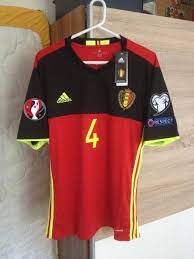 Die nationalspieler tragen ihre rückennummer auf dem wm trikot von hersteller adidas, welches über einen auffälligen brustprint auf dem roten shirt verfügt. Belgien Euro 2016 Trikot Vincent Kompany Euro 2016 Catawiki