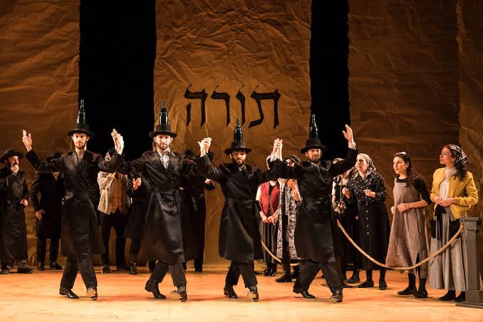 Yiddish 'Fiddler on the Roof' Producer Tells Us Why the Show Means So Much  to Parents – Kveller