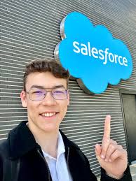 Vincent Preuss's Instagram, Twitter & Facebook