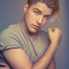 Stream Dennis Fernando