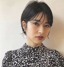 今どき前髪は束感が命 旬でかわいいおすすめ隙間バング スタイリング法 美的 com ミディアム 前髪あり 前髪 前髪 スタイル
