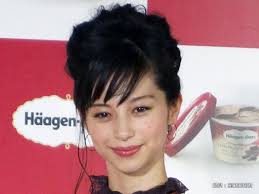 中条あやみ さんとも2019年に公開された 映画『雪の華』で共演 されています。 中条あやみ さんと 登坂広臣 さんに熱愛の噂が出たのは 2018年6月頃 と言われています。 ä¸­æ¡ã‚ã‚„ã¿ã£ã¦å¯æ„›ã„ã'ã© çµå©šã—ã¦ã‚‹ ç†±æ„›ãŒã‚¦ãƒ¯ã‚µã•ã‚ŒãŸç›¸æ‰‹ã¯ Grape ã‚°ãƒ¬ã‚¤ãƒ—