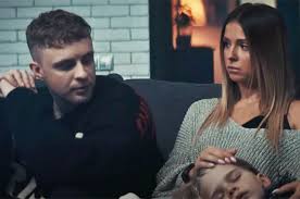 Слушайте онлайн и скачивайте популярные треки любимых исполнителей бесплатно на mp3ha.org! Mr Mrs Smith Eks Vozlyublennye Nyusha I Egor Krid Pozhenilis V Novom Klipe Spletnik