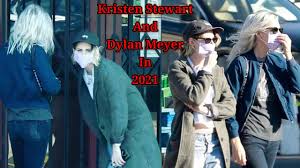 Kristen stewart is dating dylan meyer, an actress and writer. January 4 2021 Kristen Stewart And Her Girlfriend Dylan Meyer Out In La For A Coffee Youtube