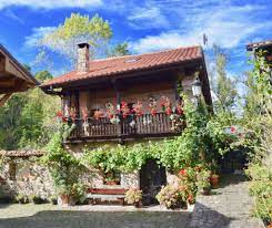 Se encuentra a 10 minutos del parque de la naturaleza de cabárceno. 5 Pueblos Con Encanto De Cantabria