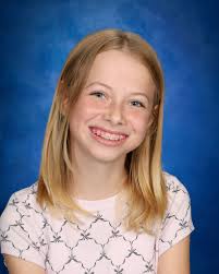 Can you straighten my daughter's head in this photo?