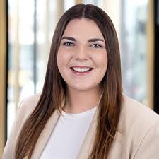 Meet Heather Tweedy, an account manager in the Tech Practice at Standing  Partnership. Heather has a passion for finding creative solutions that  drive growth and maintaining strong relationships with…