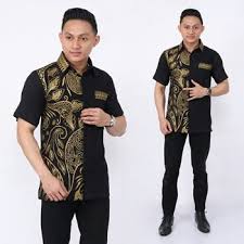 Model baju batik masih menjadi pilihan busana terpopuler banyak orang yang kebanyakan dipakai dalam banyak jenis acara baik acara bersifat formal ataupun santai. 56 Model Baju Batik Pria Kekinian Terbaru Muda Co Id
