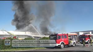 Heute arbeitet er als freier journalist, buchautor und publizierte u. Grossbrand In Grossschirma Eine Halle Brennt Nieder Eine Kann Gerettet Werden Freie Presse Freiberg