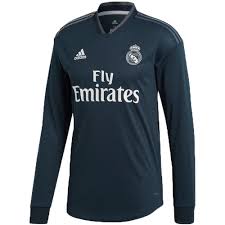 Das adidas real madrid home jersey 2018/2019 greift den cleanen look von damals wieder auf, kommt aber in einer etwas dunkleren farbschattierung daher. Adidas Real Madrid 2018 19 Away Authentic Ls Jersey Wegotsoccer