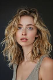 Alisha Mayhew's Instagram, Twitter & Facebook