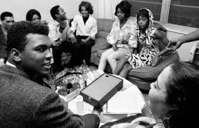 The renowned civil rights activist born in 1925 committed a series of burglaries during his youth, ending up in commonly known as the king of soul, singer sam cooke is seen as a musical pioneer who contributed to the rise of other black legends, including. Pin On Sam Cooke R I P