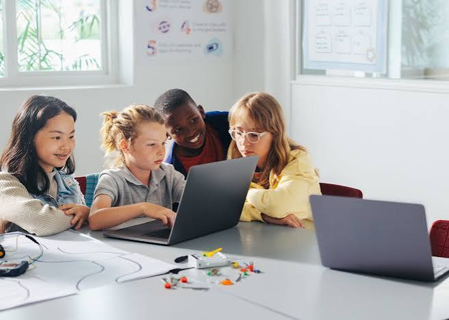 Technology in Education: Promoting Student Engagement – UConn Center for Career Readiness and Life Skills