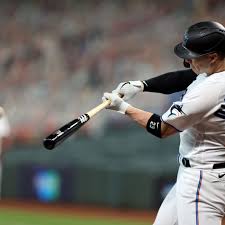 Mckenzie corey dickerson is an american professional baseball outfielder for the toronto blue jays of major league baseball. Why Corey Dickerson Didn T Meet Expectations During 1st Marlins Season Fish Stripes