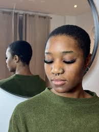 Here's what they wont tell you: 1️⃣ That $35 client is not your IDEAL  client. I get it you want your books to fill fast but that price attracts  the wrong people