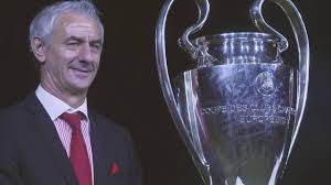 The match was to be contested by the winners of ligue 1 the previous season, lille, and the defending coupe de france champions. La Coupe De La Champions League Est Gravee Au Locle