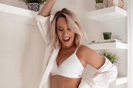 Helena coelho anunciou hoje que está grávida, e pouco tempo depois cristina ferreira revelou que ela é capa da revista cristina. Helena Coelho Mostra A Barriga De Gravida A Meio Da Gestacao