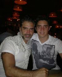 • alejandro fernández estrenó el video de me olvidé de vivir, tema que canta a dúo con su padre vicente fernández. Alejandro Alejandro Fernandez Jr Alejandro Fernandez Alejandro Fernandez Abarca Alejandro Fernandez Jr