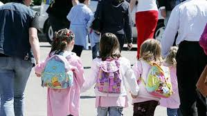 Il calendario scolastico regionale della sardegna definisce le date di inizio e termine delle lezioni, i giorni delle vacanze natalizie e pasquali, nonché le ulteriori sospensioni delle attività didattiche per un totale di 205 giorni di lezione, ai quali andrà sottratta la festa del santo patrono se coincidente con un. Calendario Scolastico 2018 2019 Date Inizio Fine Vacanze Regione Per Regione