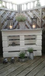 Entweder kann man für das komplette zimmer erstellen oder aber man setzt nur gewisse akzente. 20 Ideen Fur Das Palettenrecycling In Ihrem Garten Absolut Zu Kopieren Melissa Bauen Europalette Pa Diy Garden Decor Fall Outdoor Decor Pallet Decor