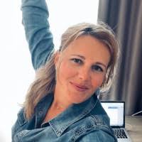 100+ Profile mit dem Suchbegriff „Eileen“